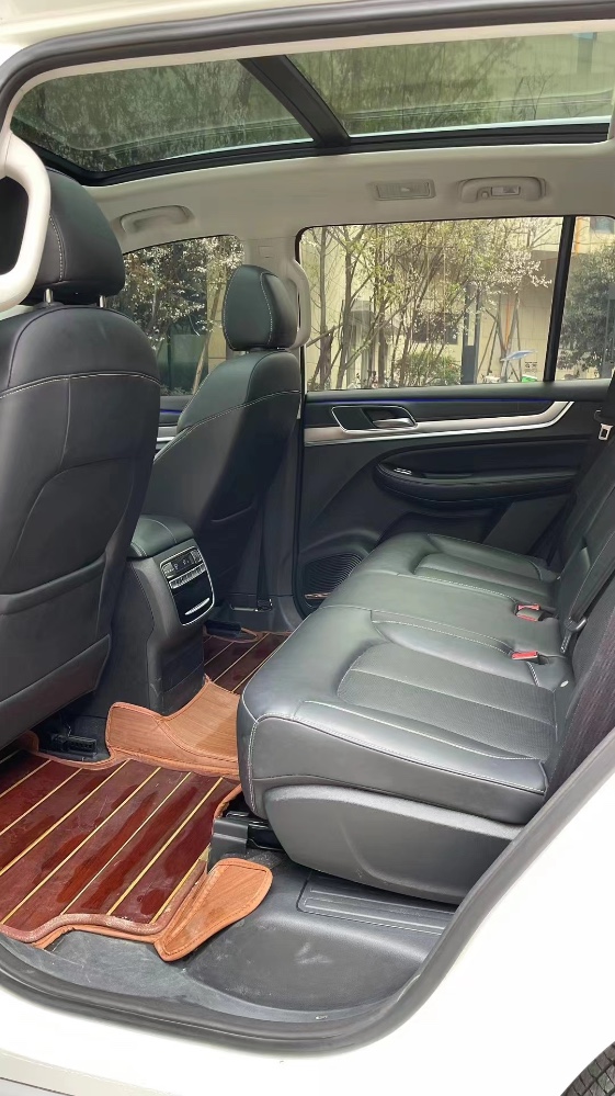 成都22年荣威RX86