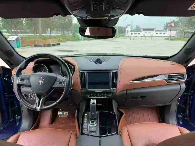 徐州20年玛莎拉蒂Levante4