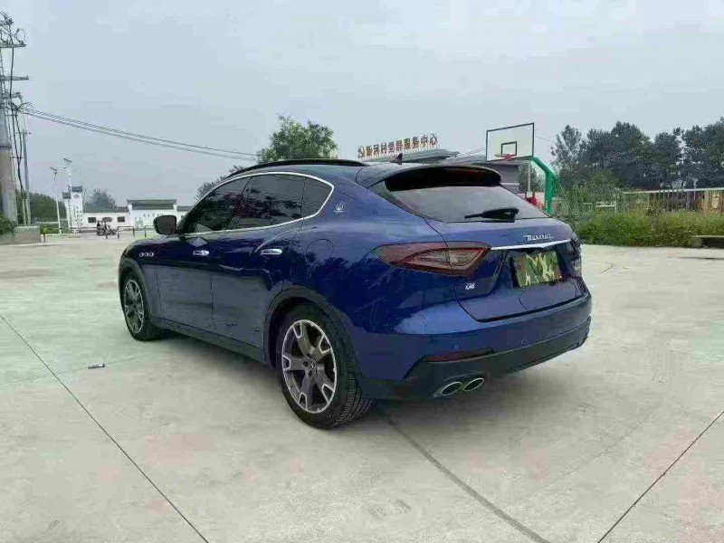 徐州20年玛莎拉蒂Levante8