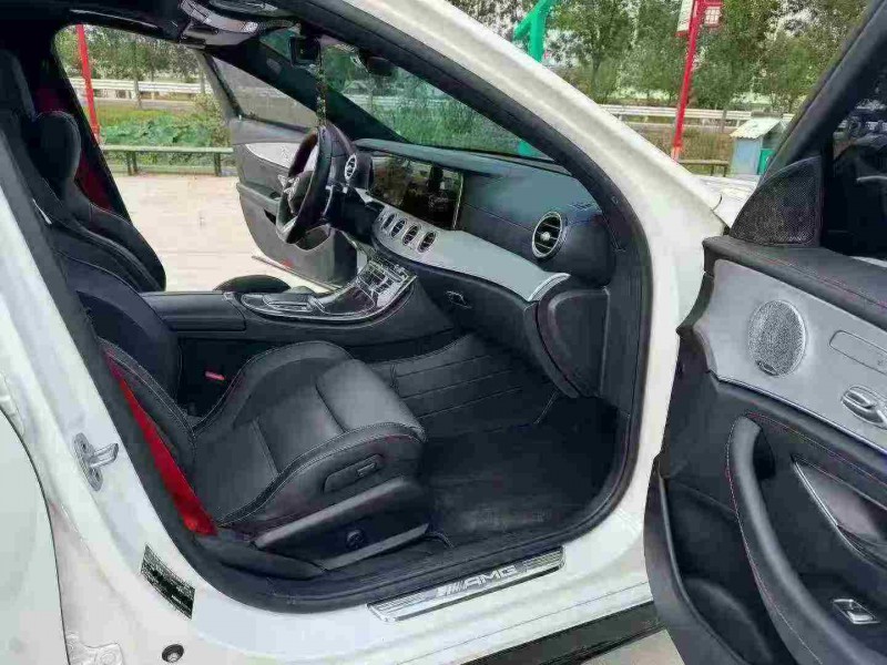 徐州21年奔驰AMG5