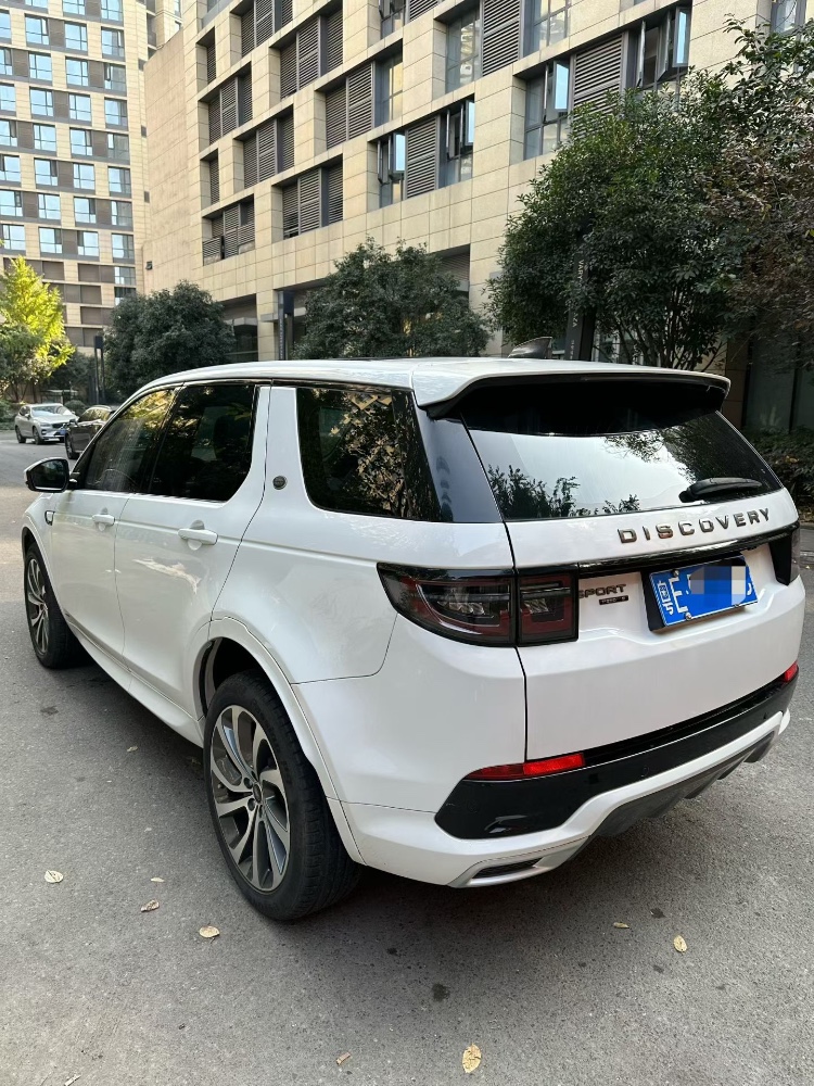 成都20年路虎发现7