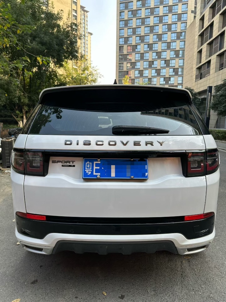 成都20年路虎发现8