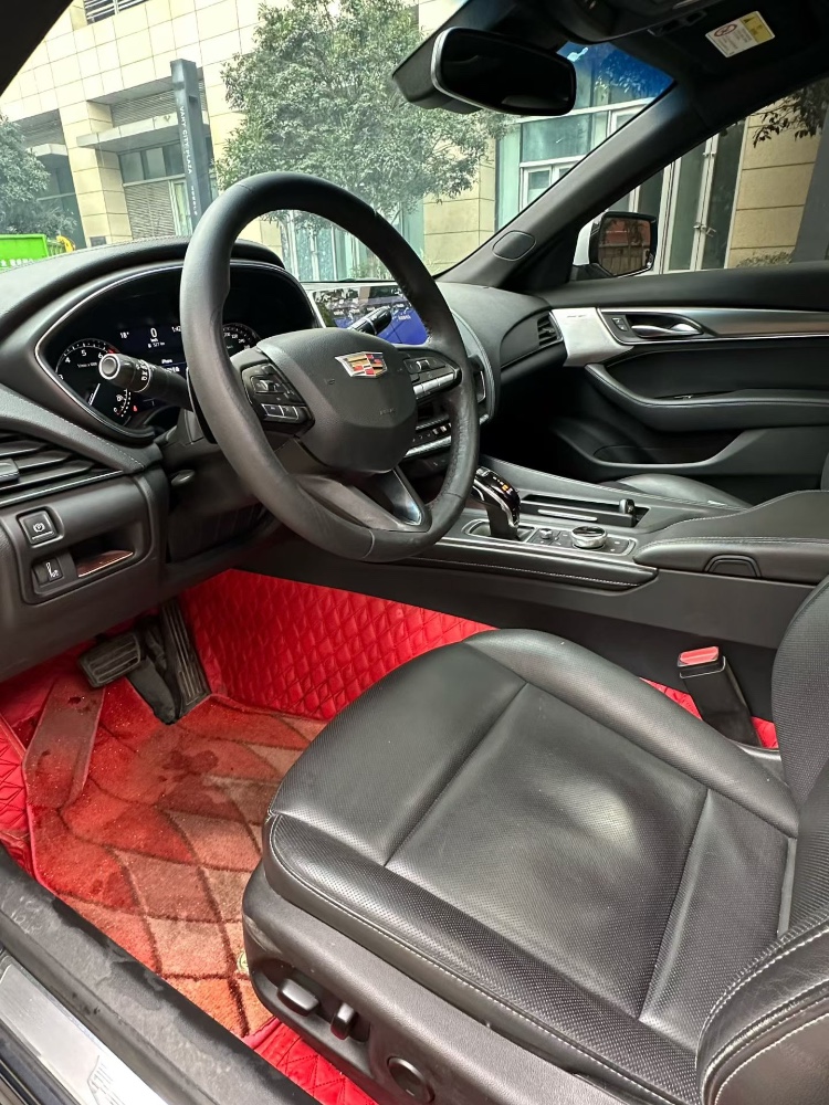 成都21年凯迪拉克CT54