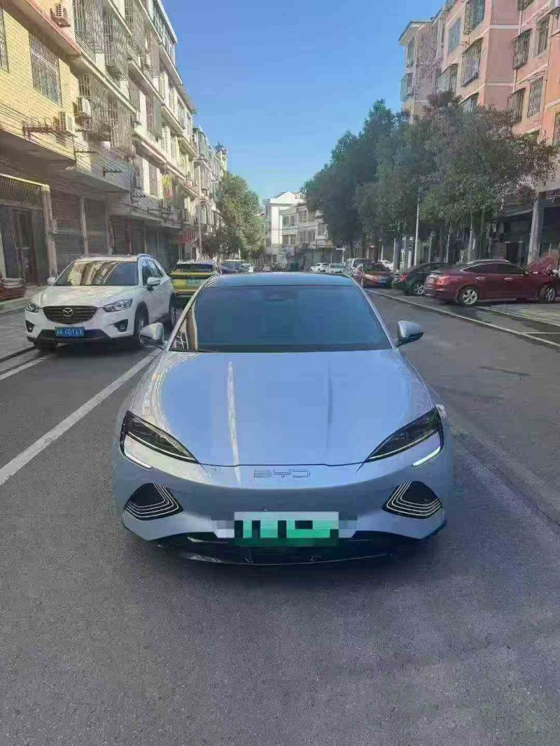 湘潭23年比亚迪海豹1