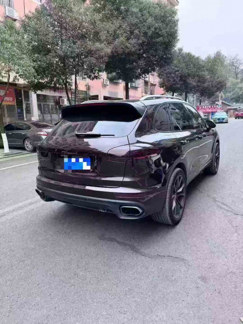 张家界18年保时捷卡宴7