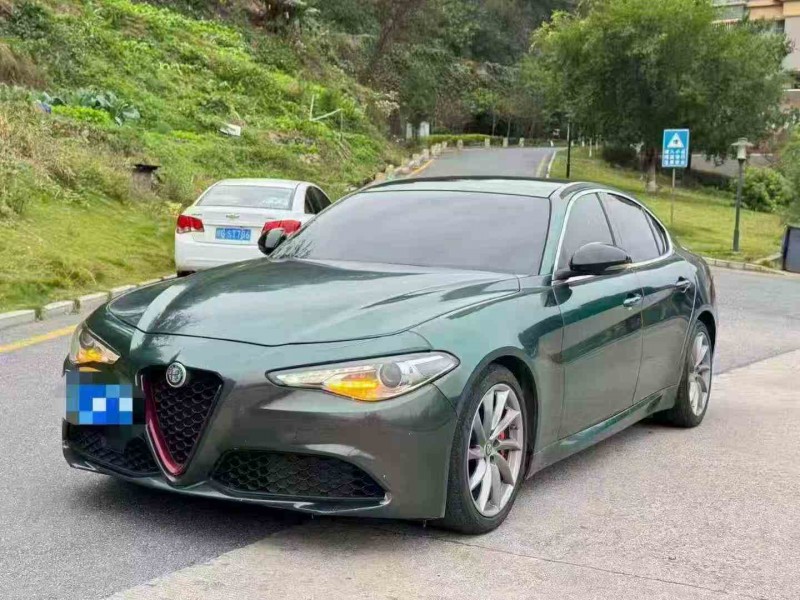 莆田17年阿尔法·罗密欧Giulia3