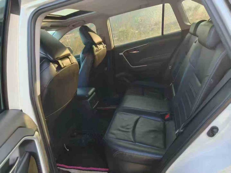 厦门21年丰田威兰达4