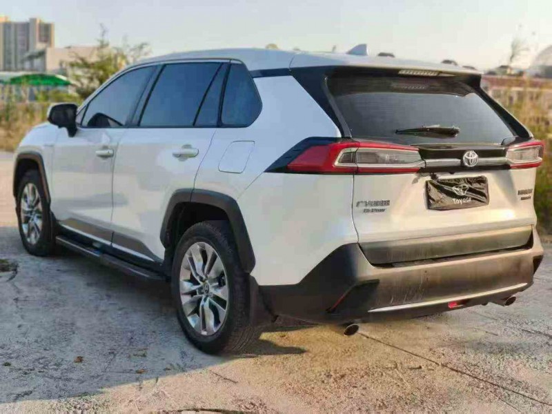 厦门21年丰田威兰达8