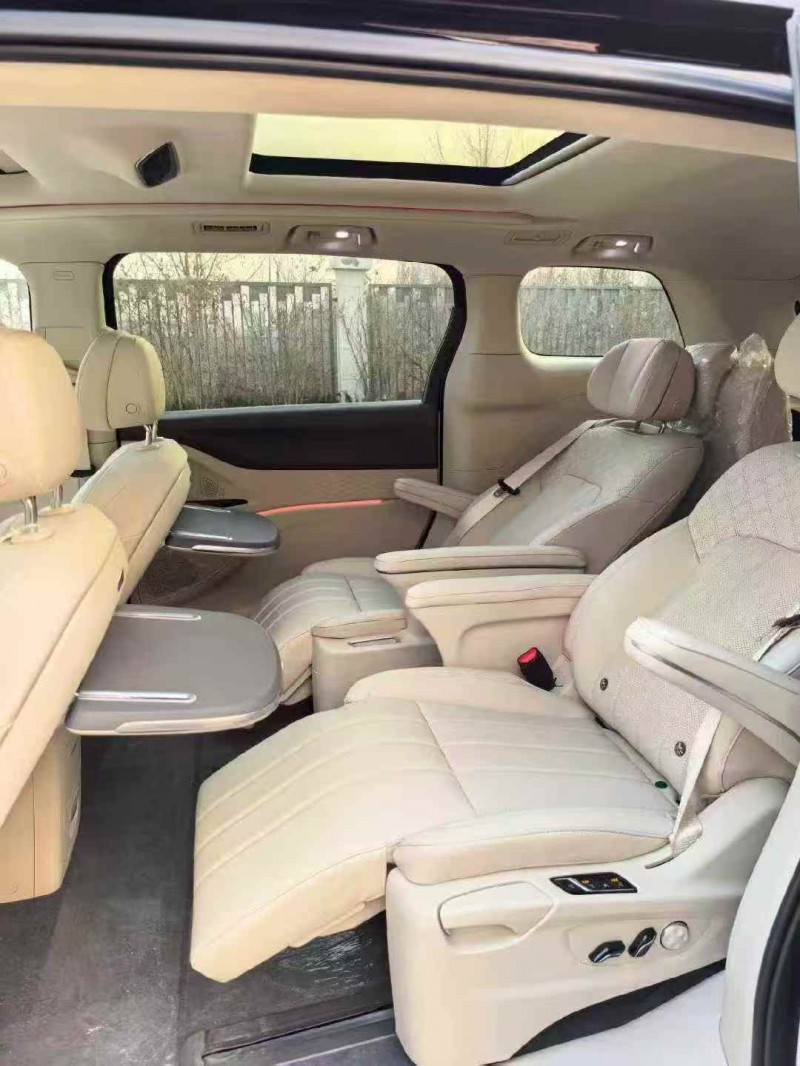 秦皇岛25年岚图汽车梦想家7