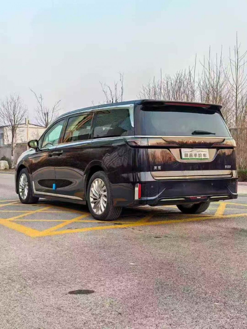 秦皇岛25年岚图汽车梦想家8