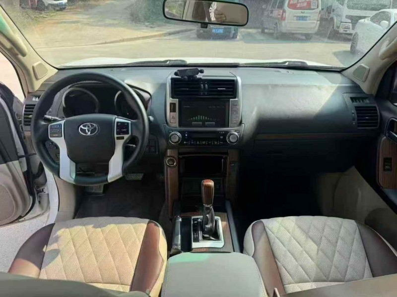 桂林13年丰田普拉多4