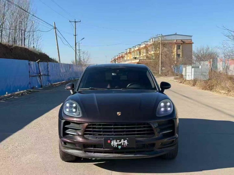青岛20年保时捷Macan1