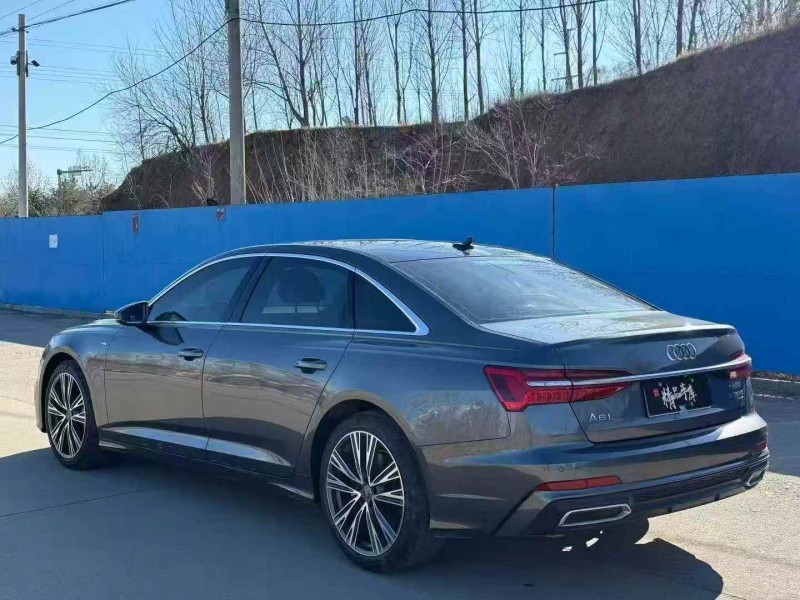 济宁22年奥迪A6L7