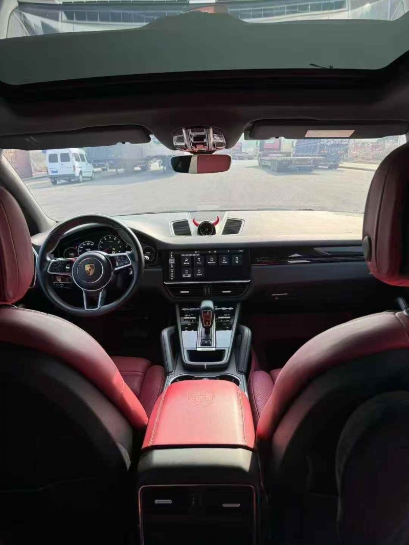 东营20年保时捷卡宴7