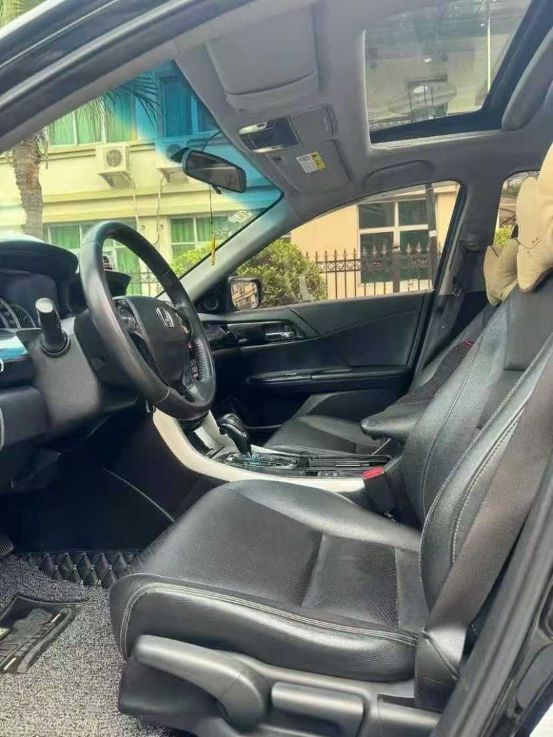 汕头17年本田雅阁4