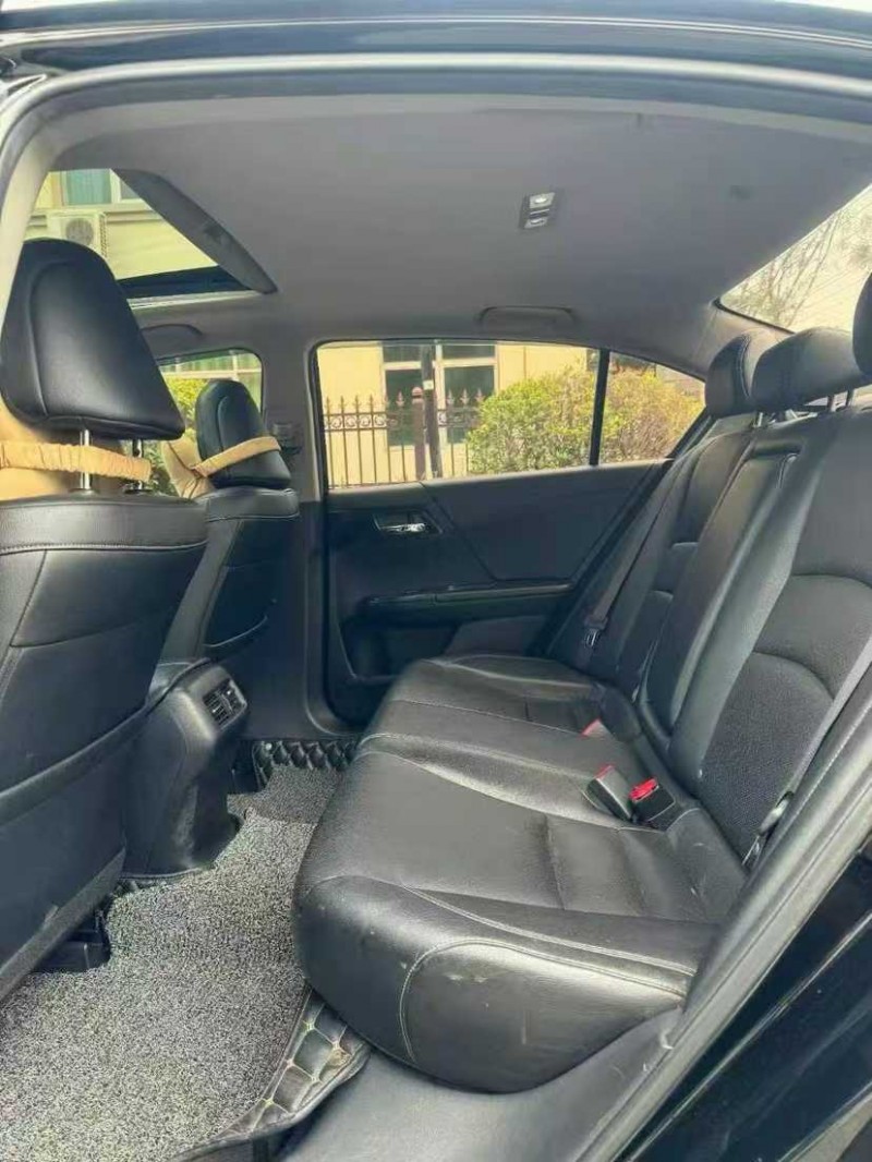 汕头17年本田雅阁5