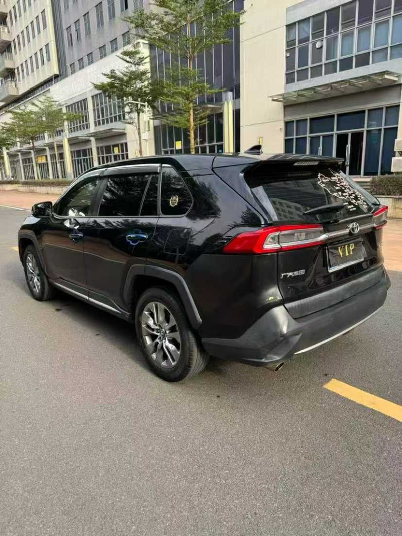 珠海22年丰田威兰达7