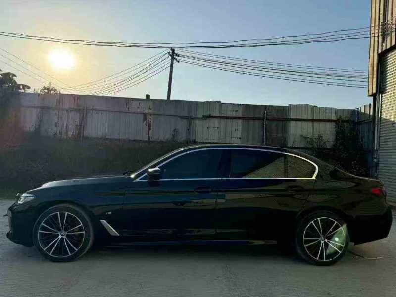 北海21年宝马5系8