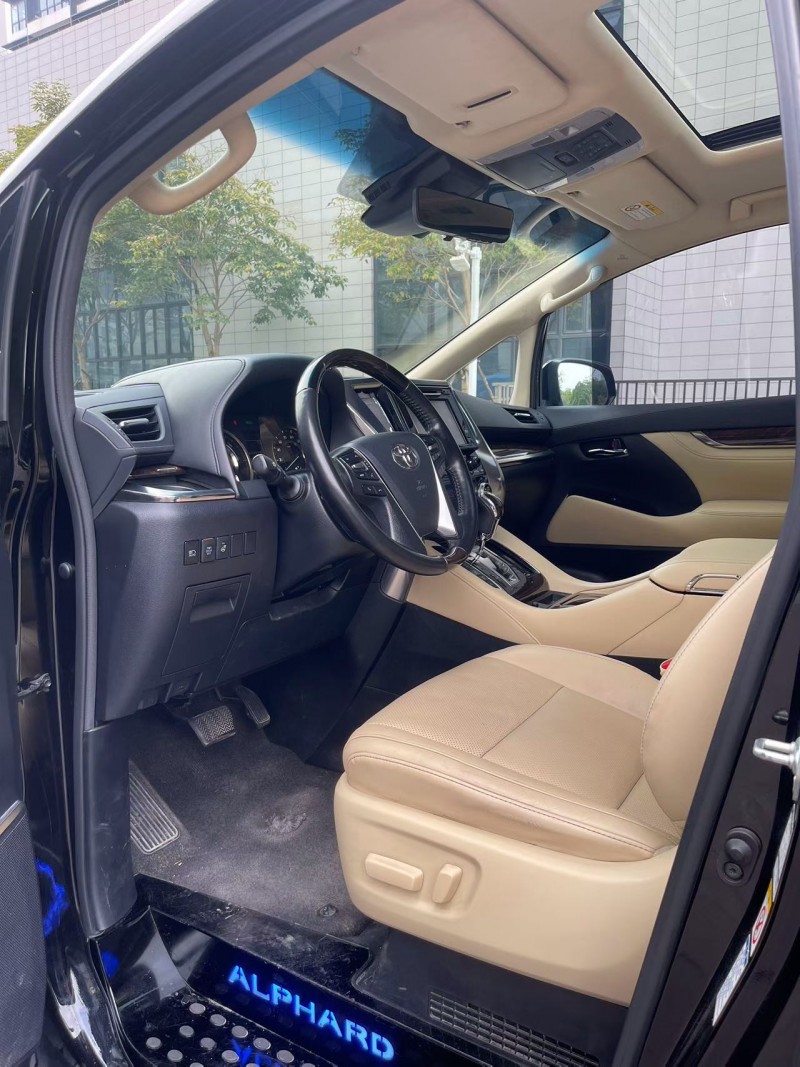 佛山19年丰田埃尔法4