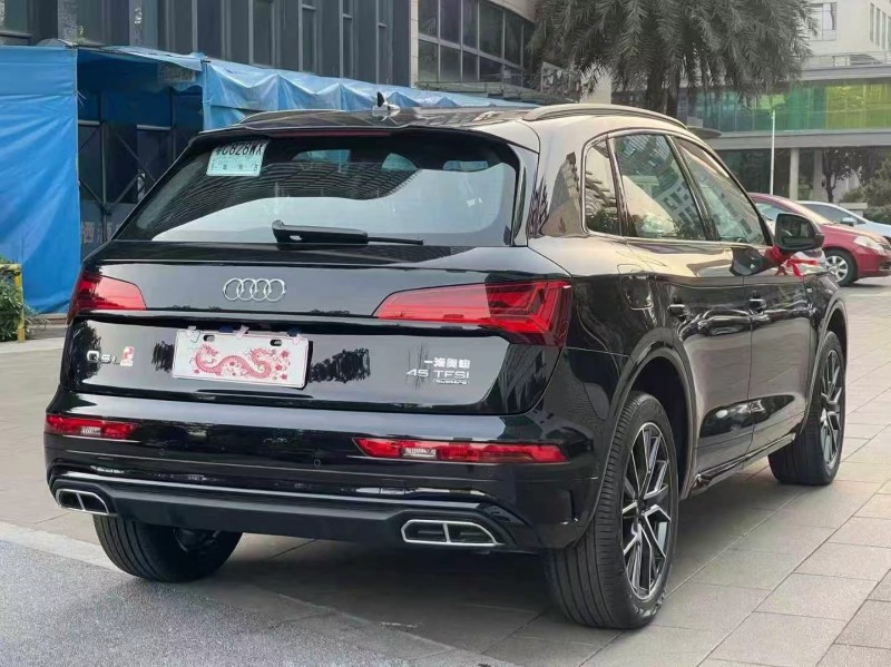 佛山25年奥迪Q58