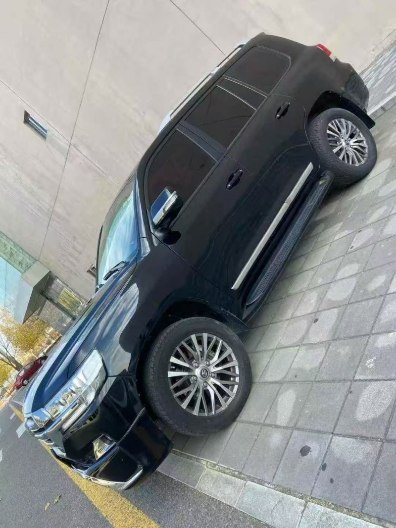 营口17年丰田兰德酷路泽5