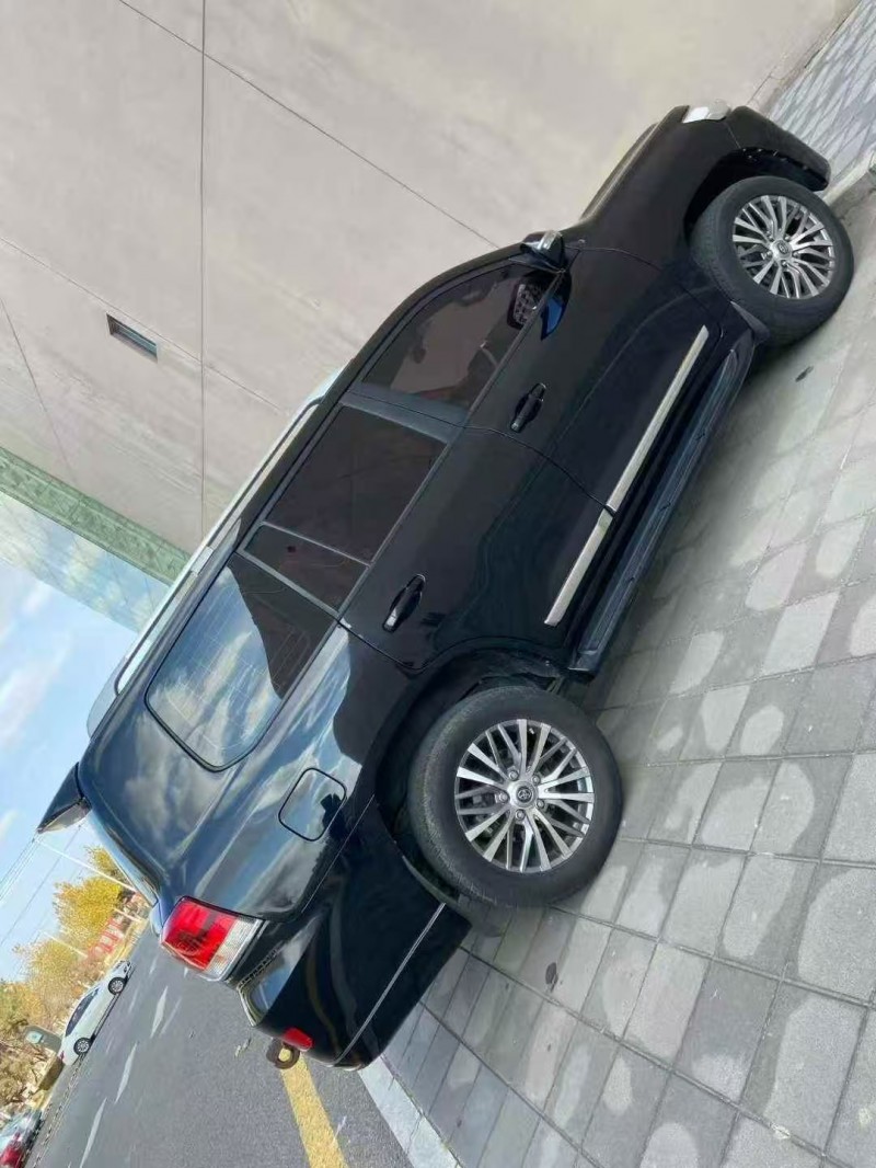 营口17年丰田兰德酷路泽9