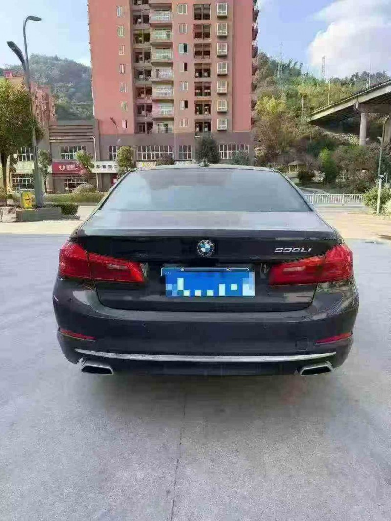 重庆20年宝马5系9