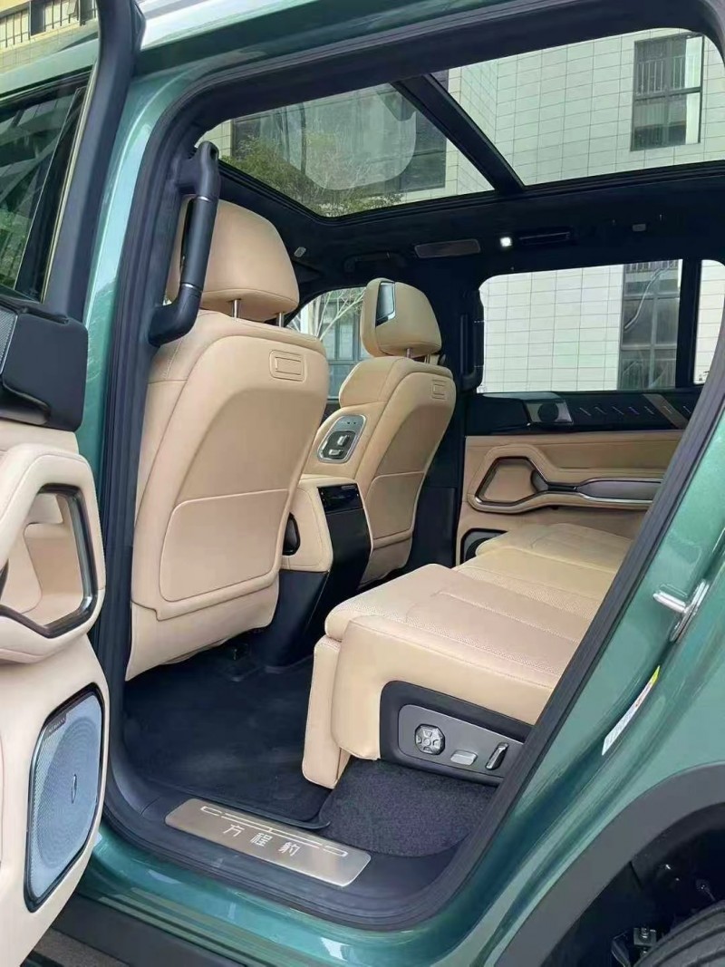 佛山25年比亚迪方程豹6