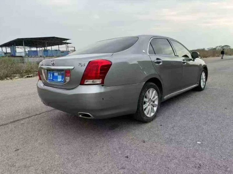 贵港12年丰田皇冠7