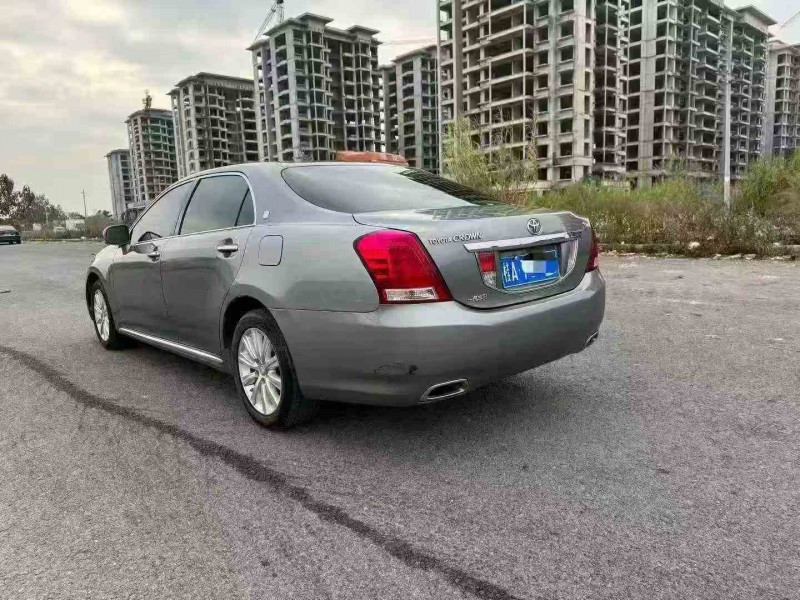 贵港12年丰田皇冠8