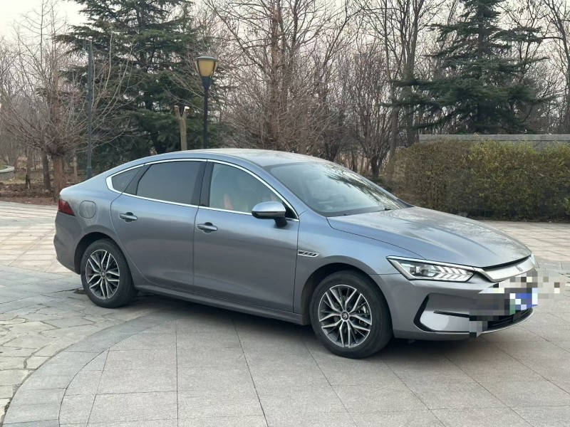 青岛25年比亚迪秦2