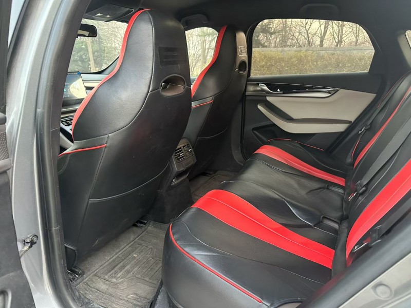 青岛25年比亚迪秦5