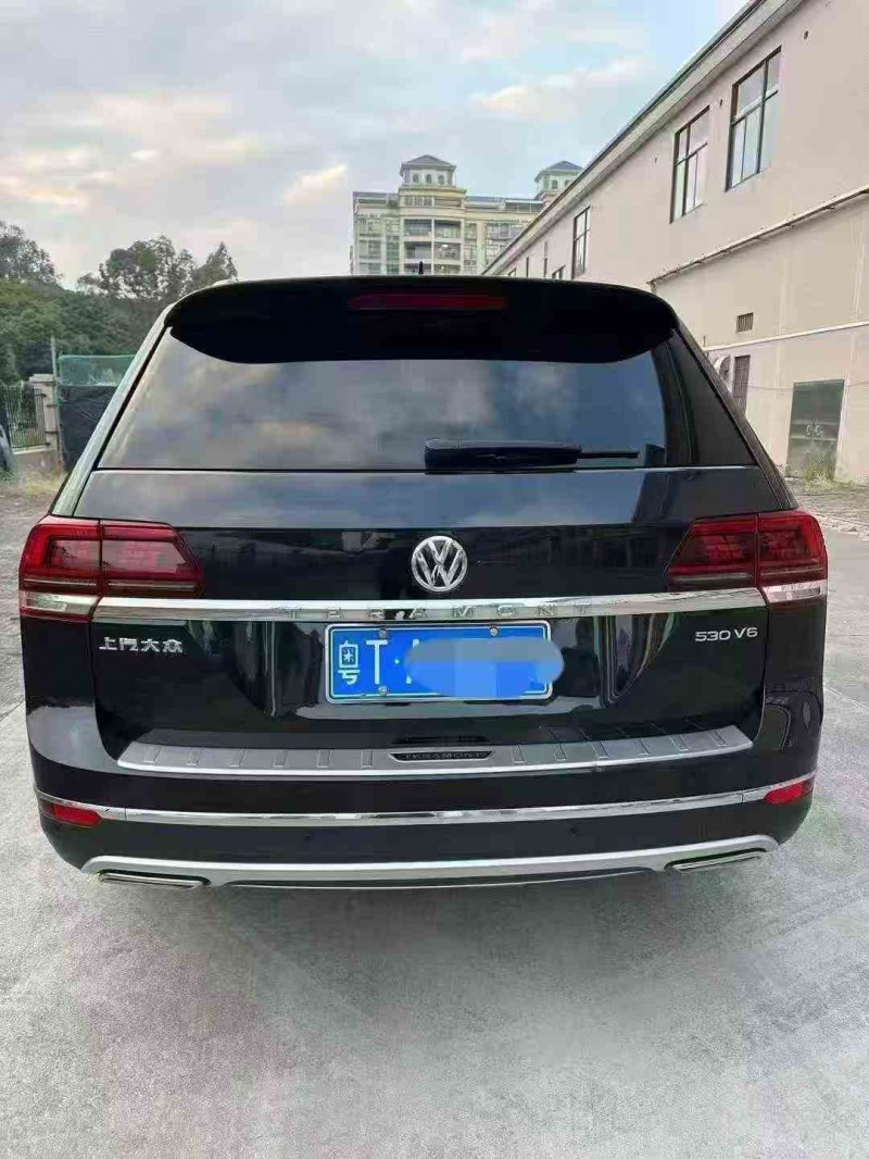 江门17年大众途昂8