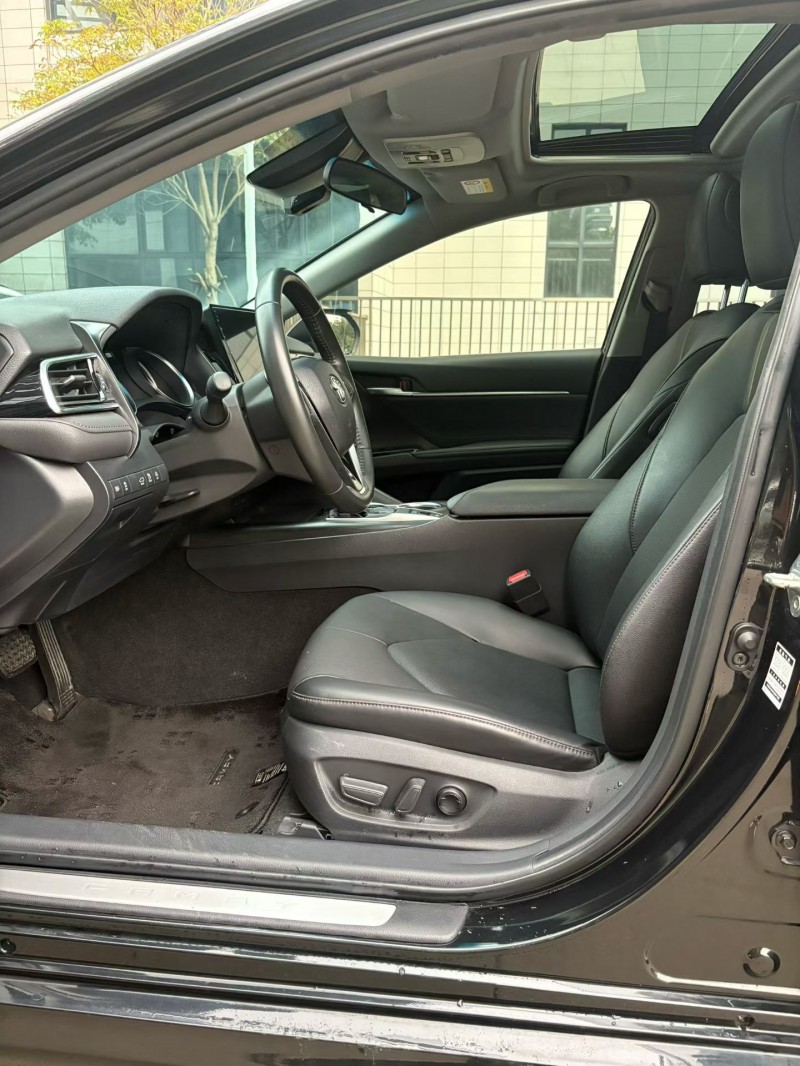 佛山22年丰田凯美瑞4