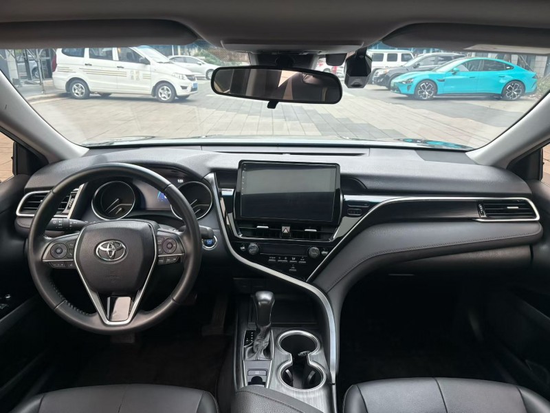 佛山22年丰田凯美瑞5