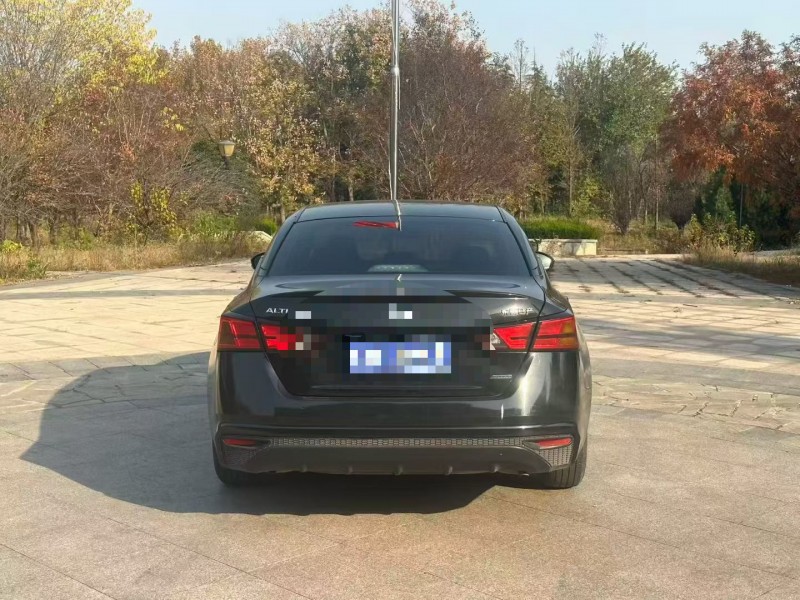 青岛22年日产天籁9