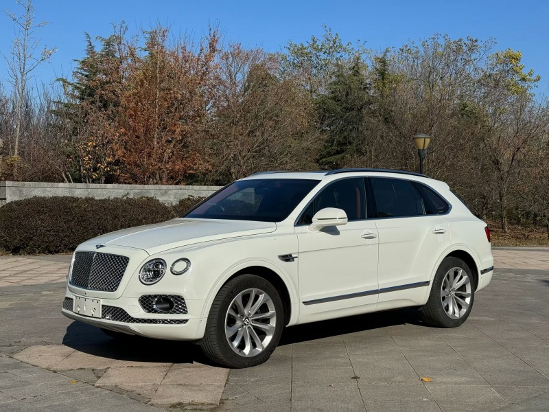 青岛17年宾利添越3