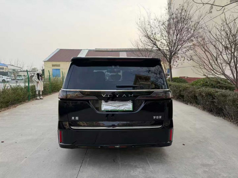 徐州25年岚图汽车梦想家9