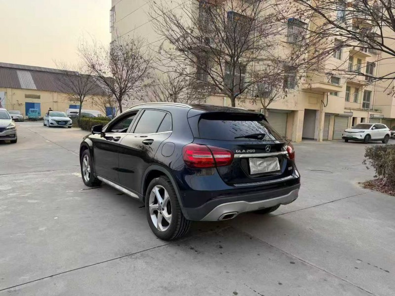 徐州17年奔驰GLA3
