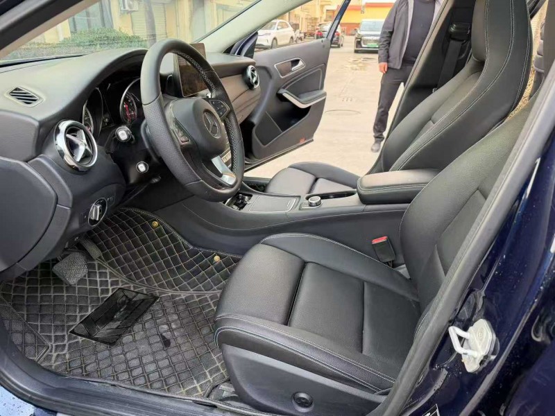 徐州17年奔驰GLA4