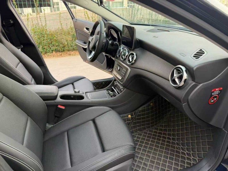 徐州17年奔驰GLA5