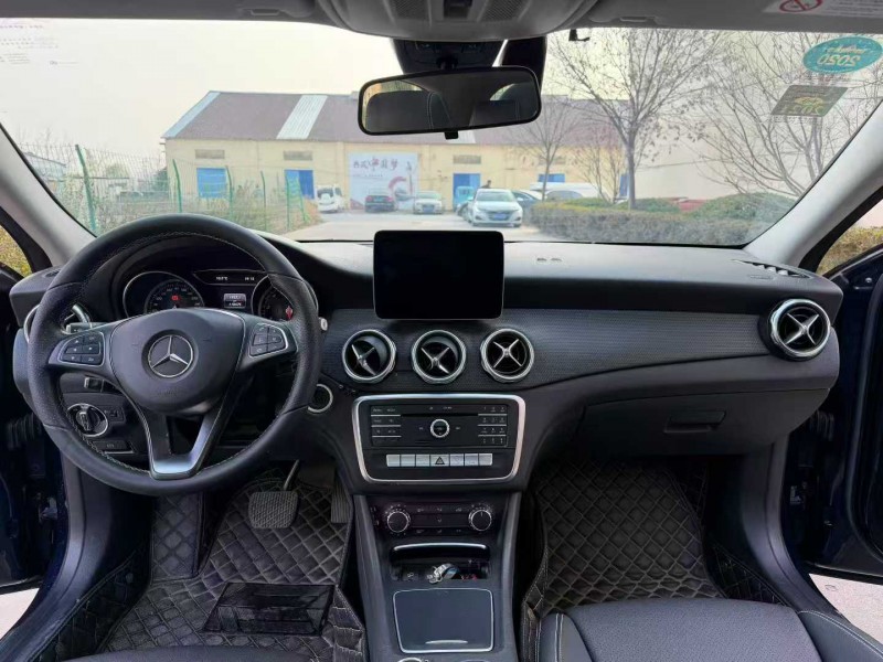 徐州17年奔驰GLA8