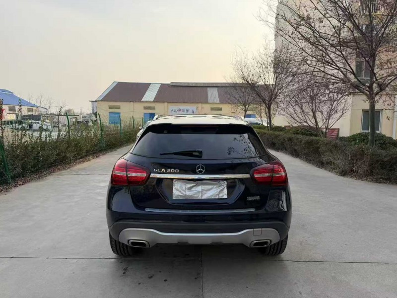 徐州17年奔驰GLA9