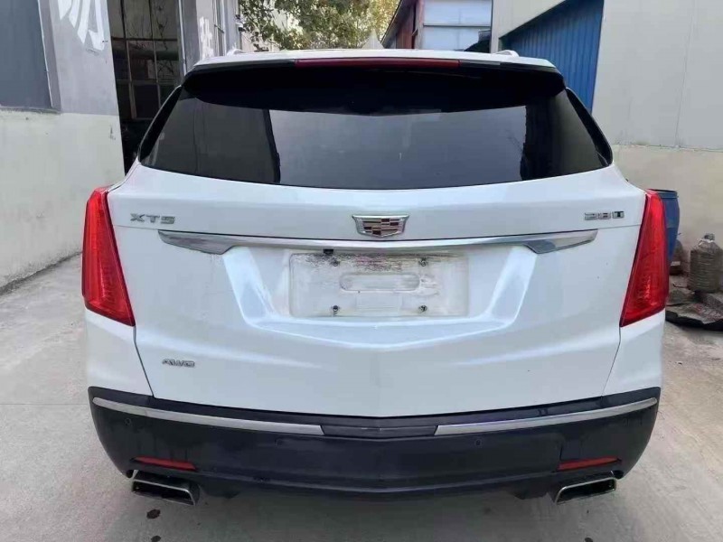 淮安16年凯迪拉克XT59