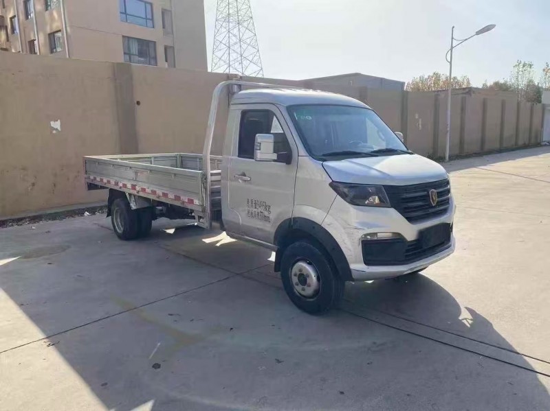 青岛23年华晨T502