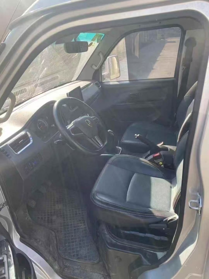 青岛23年华晨T506