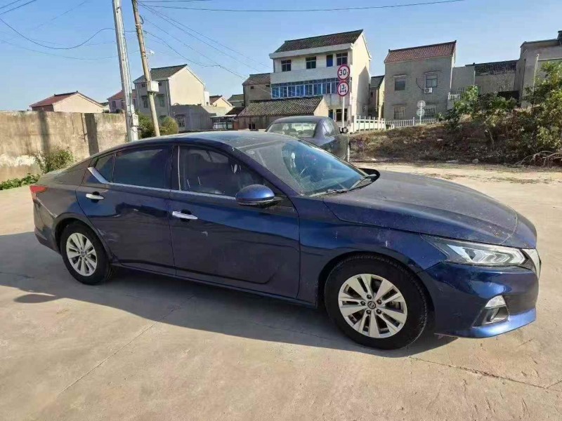 淮安20年日产天籁3