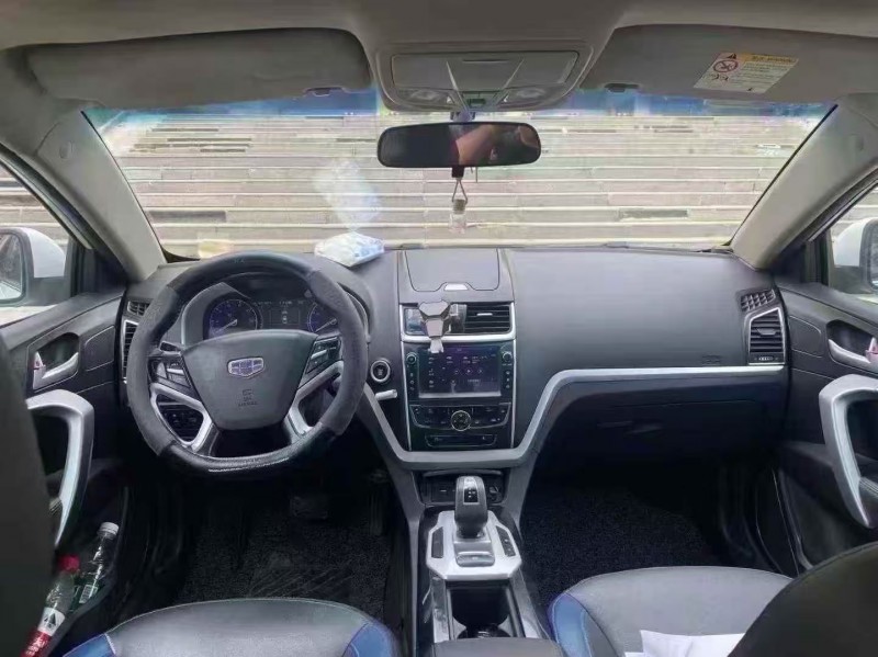 青岛17年吉利帝豪5