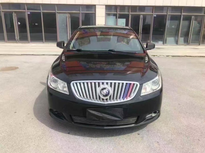 青岛12年别克君越1