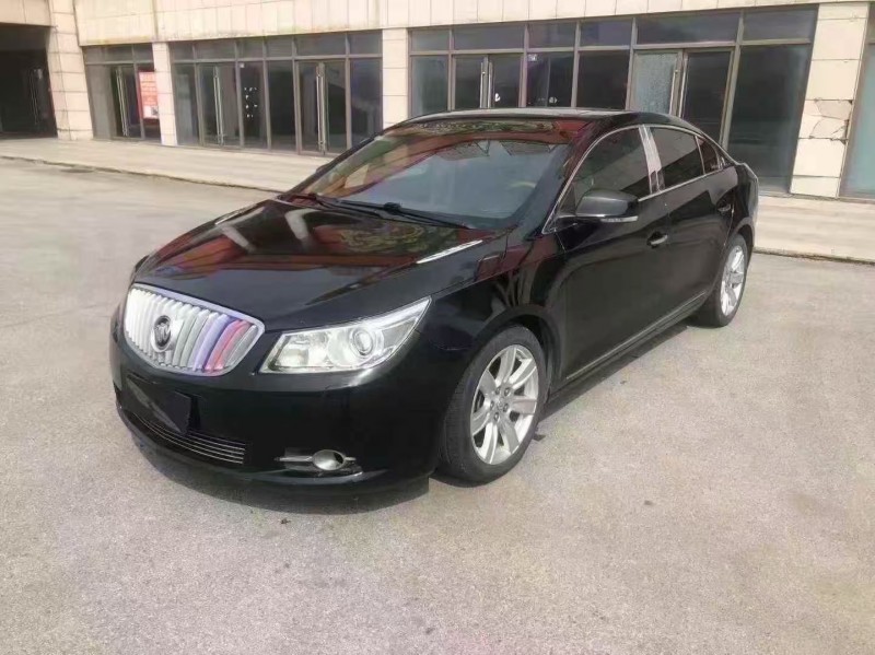 青岛12年别克君越2